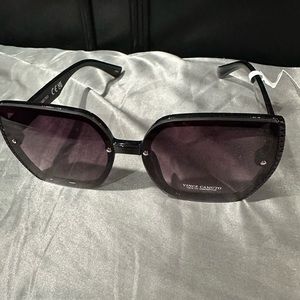 Vince Camino sunglasses
